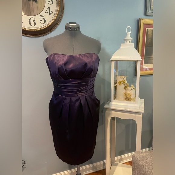 🤍David’s Bridal Deep Plum Strapless Cocktail Dress Size 10 - Picture 1 of 4